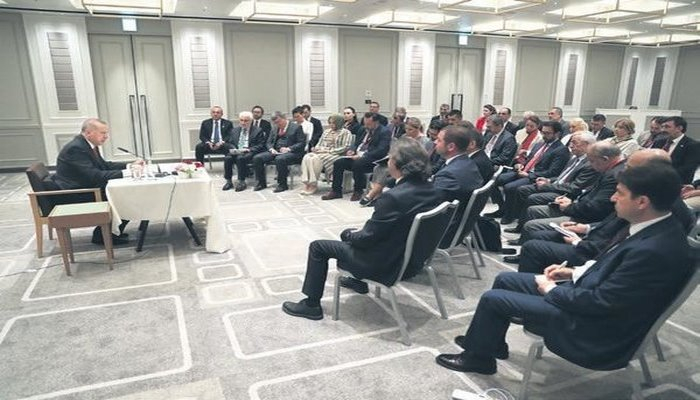Başkan Erdoğan, G-20 Zirvesi'ndeki temaslarını ve BM Genel Sekreteri'ne yaptığı güvenli bölge önerisini medya temsilcilerine anlattı.