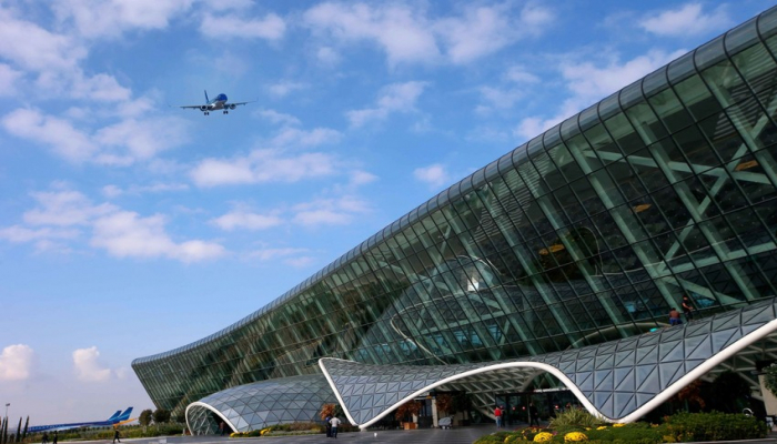 Международный аэропорт Гейдар Алиев временно работает в ограниченном режиме