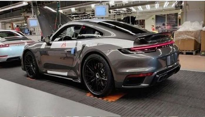 Новый Porsche 911 Turbo сфотографирован в реальном виде