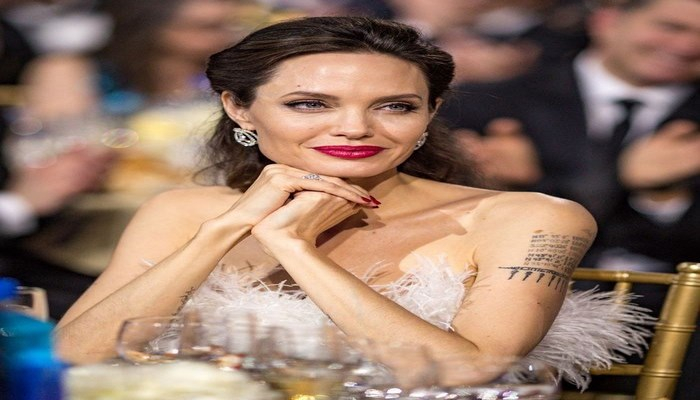 Angelina Jolie Time'a editör oldu (İlk yazı yayınlandı)