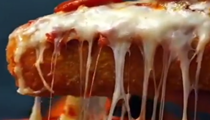 Пять миллионов калорий: рецепт "убийственной" пиццы взорвал Сеть -