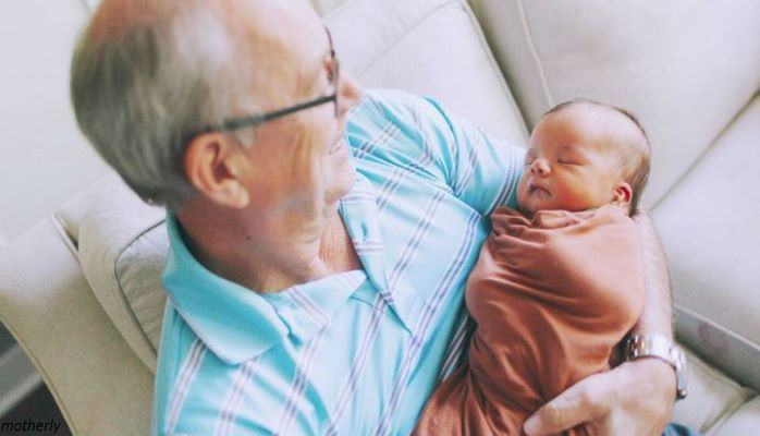 5 важных причин, почему внуки должны расти рядом с бабушками и дедушками
