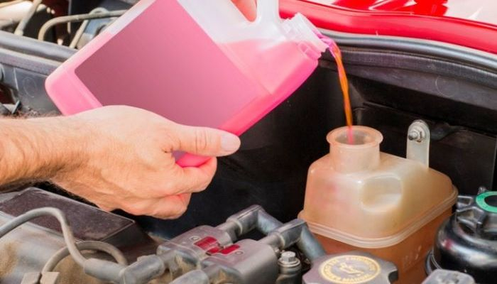 Не только топливо: какие еще жидкости есть в твоей машине?