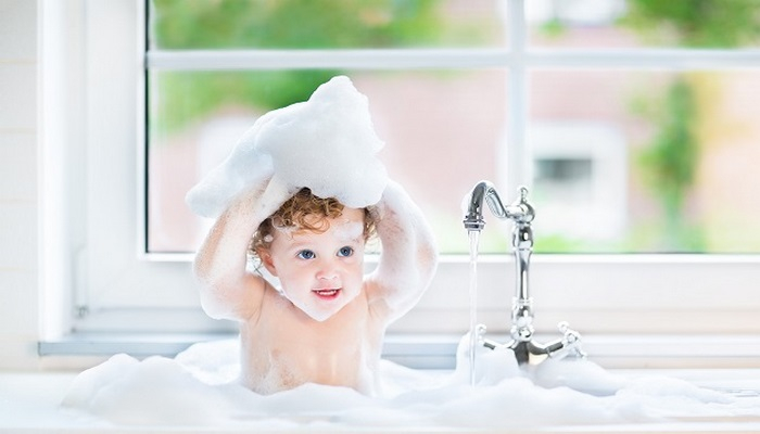 Bebekleri her gün yıkanmak zararlı mıdır?