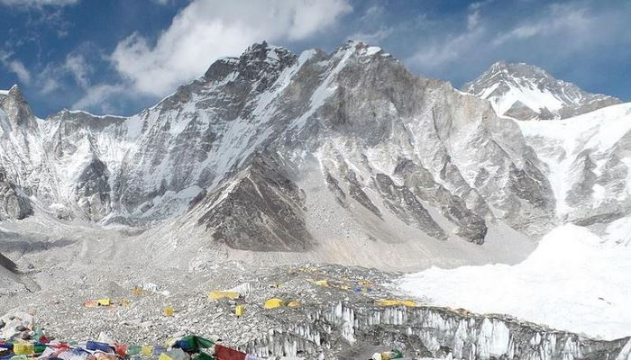 Everest'te büyüyen 'insani' tehlike!