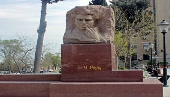 Azerbaycanlı şairin anıtı neden yıkıldı?