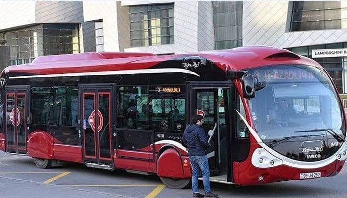 В БТА опровергли приостановку работы автобусов BakuBus