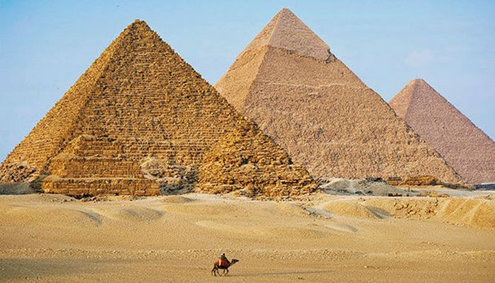 В Египте нашли гробницу с мумиями жреца и его жены