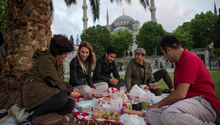 İftar sonrası gelen ağırlık hissinden nasıl kurtulabiliriz?