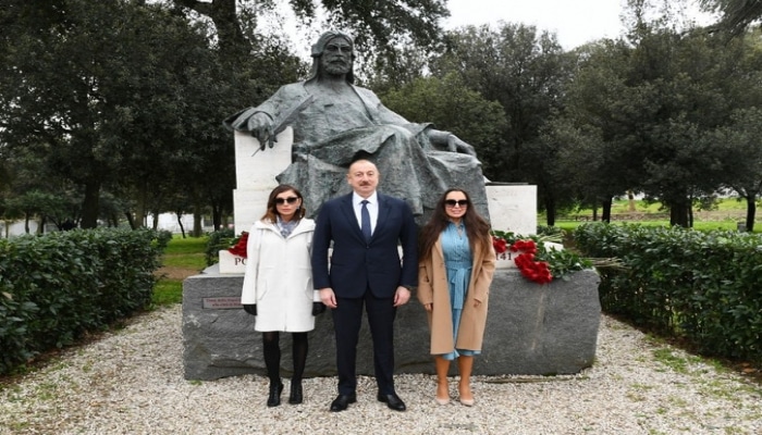 Ильхам Алиев посетил в Риме памятник Низами Гянджеви