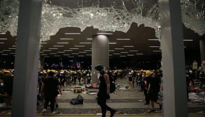 Hong Kong lideri Carrie Lam: Göstericiler aşırı şiddet kullandı