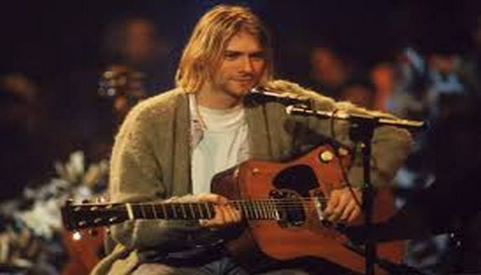 Kurt Cobain'in ikonik gitarı mezata çıkıyor, açılış fiyatı tam 1 milyon dolar