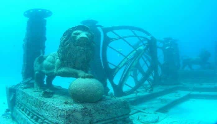 Как выглядит первое в мире подводное кладбище