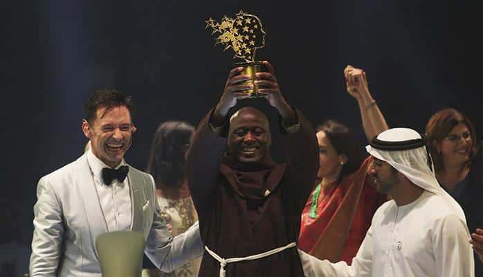 Монах-францисканец из Кении получил премию в $1 млн как «лучший учитель в мире»