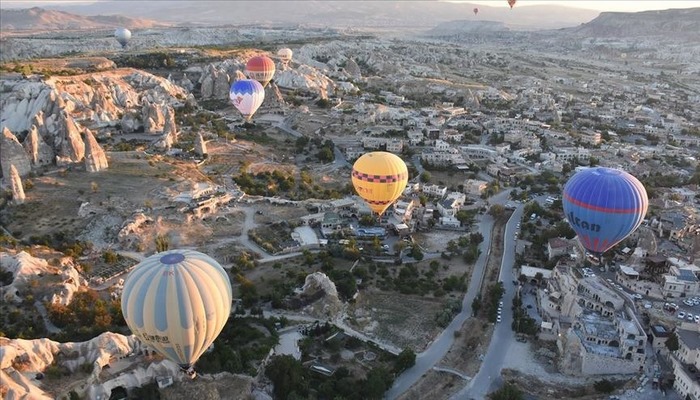 Kapadokya'daki balonlar pandemi kurallarına uygun havalanıyor