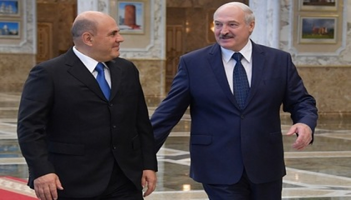 Lukaşenko: “Putin bir kiçik qardaşı kimi mənə...”