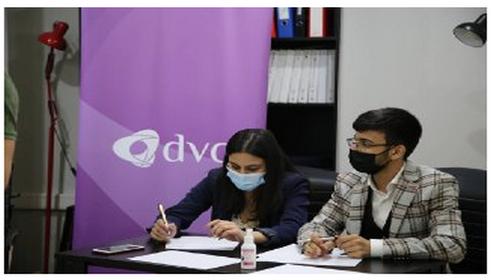 Международные тренинги по дебатам и разъединениям и дискуссии проводились для карабахской молодежи