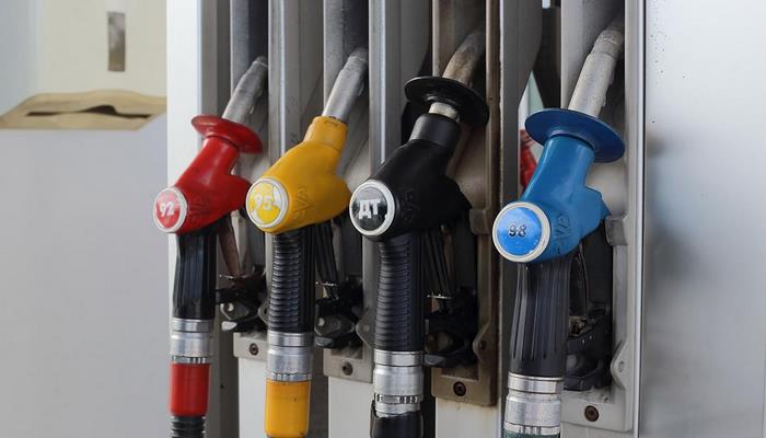Названы европейские страны с самым дешевым бензином