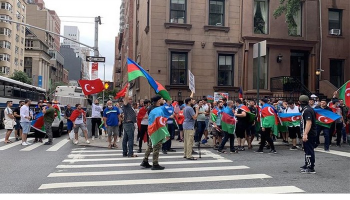 New York'ta, Ermenistan protestosu