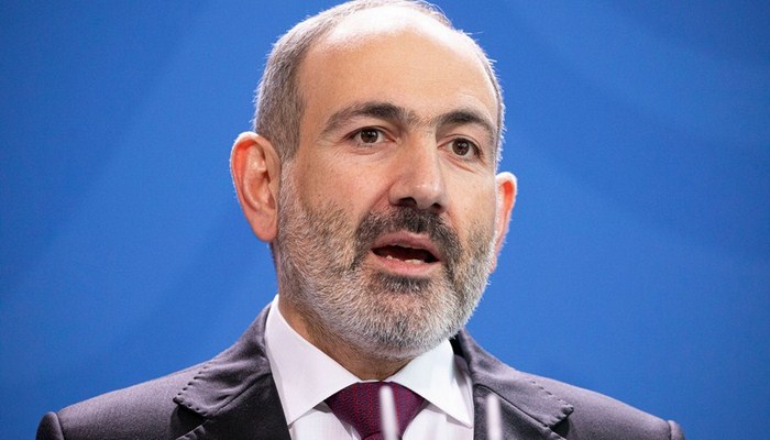 Nikol Paşinyan: “Ermənistana yeni konstitusiya lazımdır”