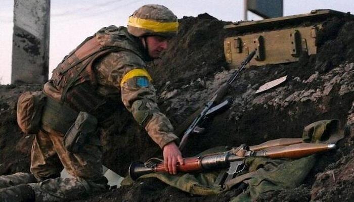 Rus ordusu əminliklə irəliləyir - Ukraynalı komandir