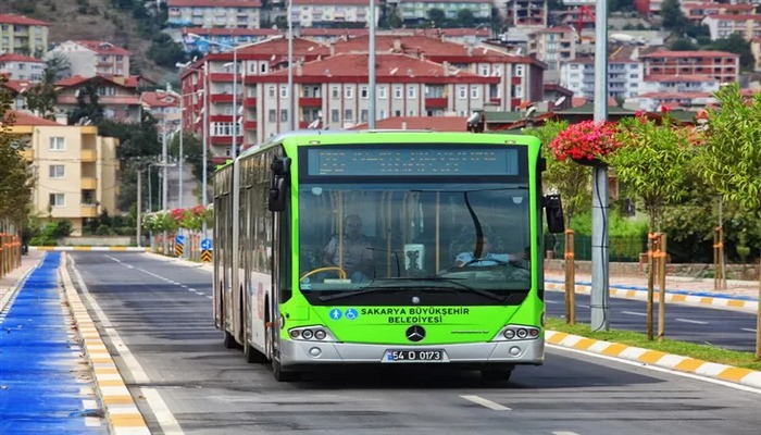 Sağlıkçılara ücretsiz ulaşım uzatıldı