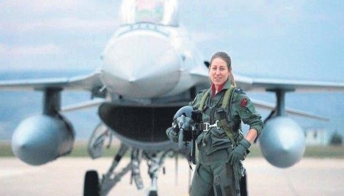 Türkiye’nin ilk kadın F-16 pilotu Berna Şen albay oldu