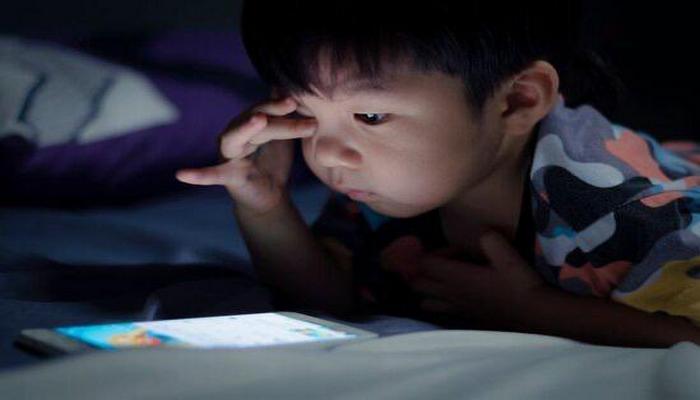 Valideynlər diqqətli olun: smartfonlar uşaqlar üçün təhlükəlidir mi?